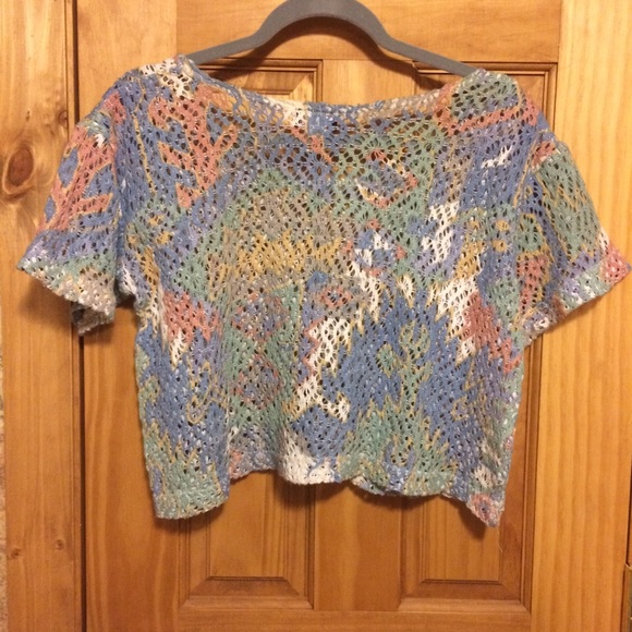 🤩HostPick🥳 Objects d’Art Colorful Crochet top - Picture 3 of 4